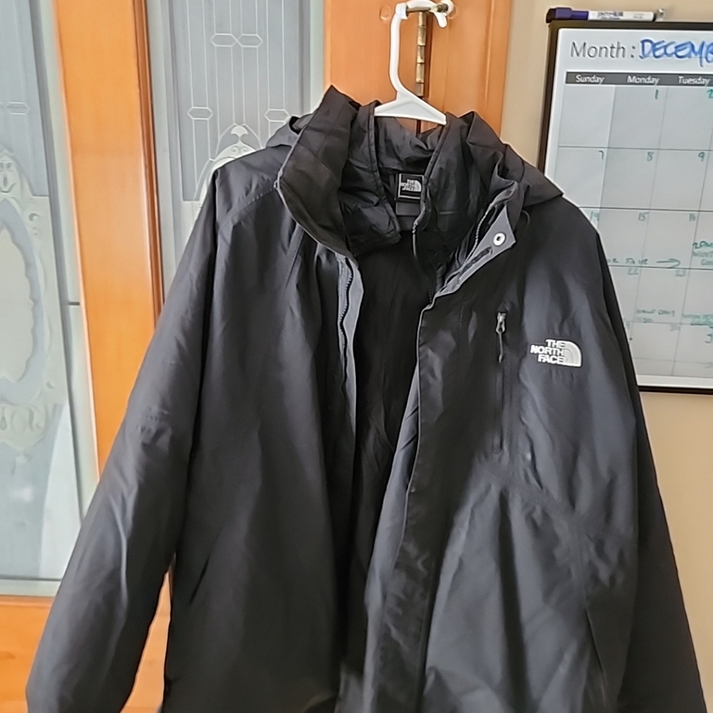 The North Face Mens Hyvent 3in1 Jacket. XXL lightly Used